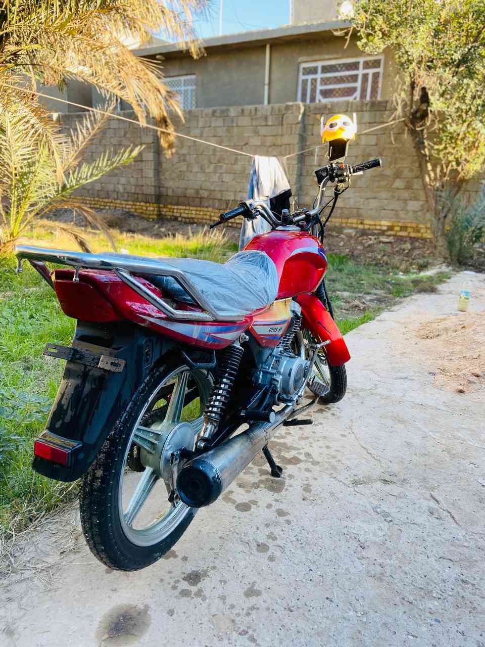 يالله
سلام عليكم دايون عضم مديل 21 للبيع
مكينه خير من الله خسره ومامفتوحه
نقصه فقط ليت امامي ودشبول وباقي شغال
مكاني القاسم ناحيته طليعه 
رقمي
***********
سعر 525 وبيه مجال
بدون اوراق بليته ورقم شاصي بيه
