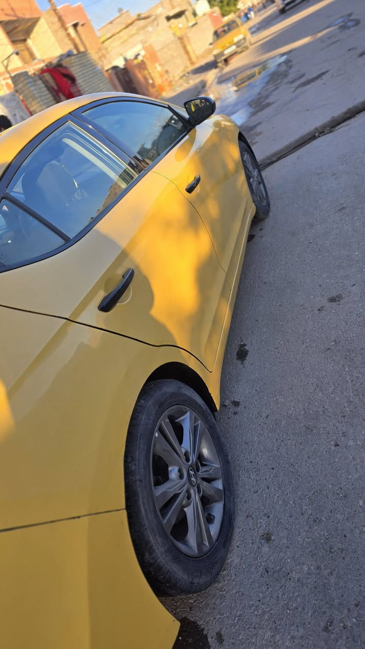 سلام عليكم النتره موديل 2018 داخله كلين فول مواصفات 1\1 سونارها مرفوق بل منشور بسامينا  السياره ثاني يوم تحويل مكانها بغداد الشعب مبدل مكينه جديده بعتهي داخله الثمان سعر السياره 135 وبيها مجال خابر ع رقم وتدلل ***********
