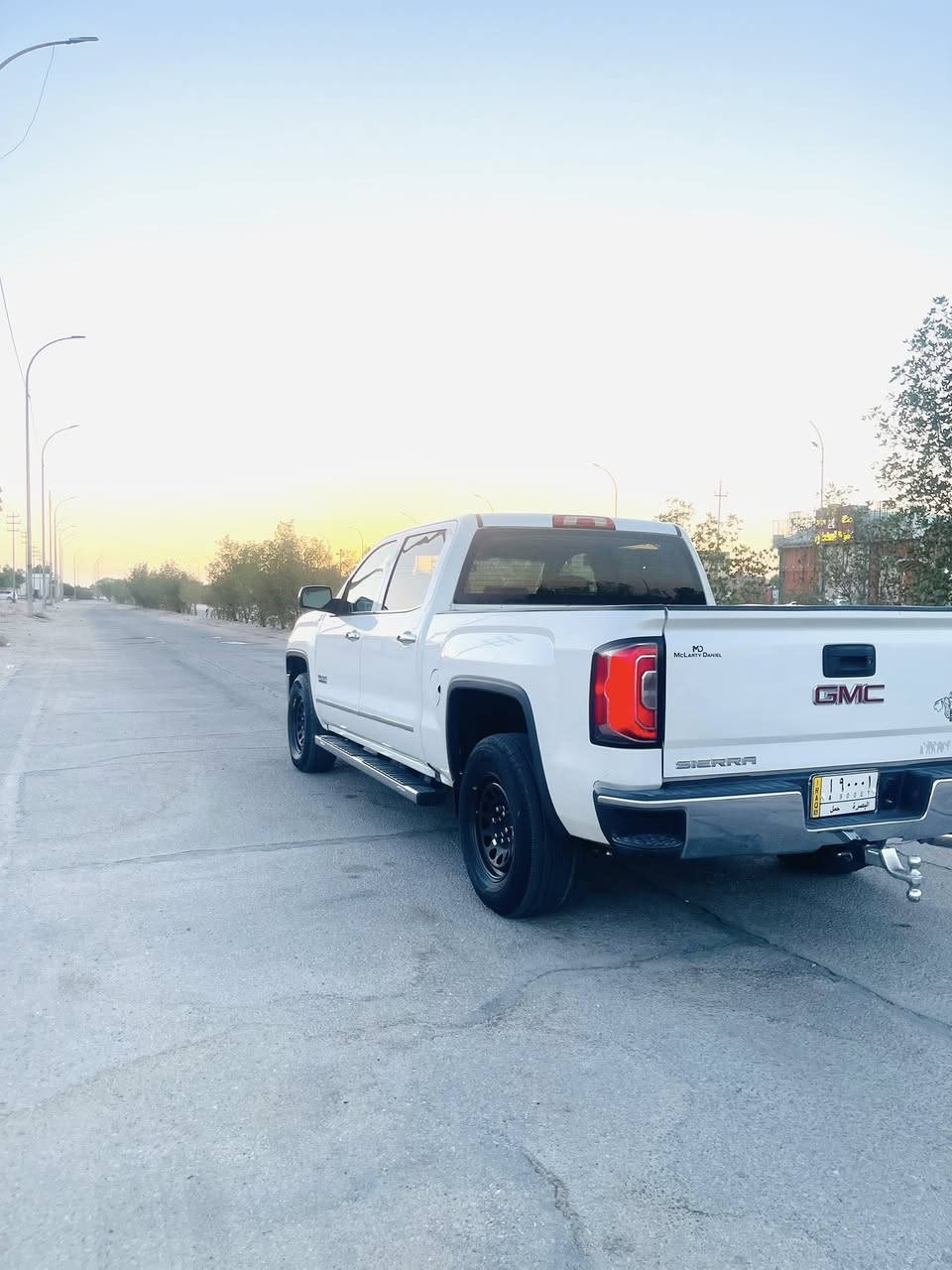 السلام عليكم جمسي سيرا للبيع 2018وارد امريكي ضربه بلبچمSLT رقم بصره مميز باسمي سعر 195بي مجال ***********
