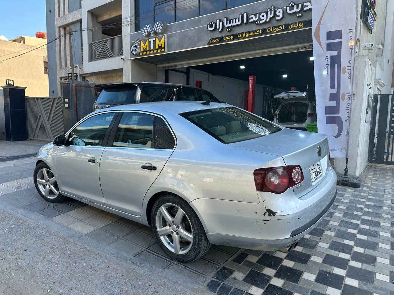 فولكسواكن جيتا 2010 Mk5 محرك 2500 السيارة مكفولة من الحادث والصبغ رقم السليمانية الجديد 
على وضع الشركة داخل وخارج
ماشية 230.000 كيلو
السيارة جاهزة من كلشي
سلايت
تحكم جهتين
كشنات جلد وتدفئة وكهرباء
شاشة
كروز سرعة
ويل كب
وبعد بيها مواصفات
السياره فول ماعدا البصمة والكاميرا
شاشة اعطال
مكاني بغداد حي الجامعة
السعر 90 ورقة
***********
بي واتساب #الاستفسار ع الرقم حصراااااا
