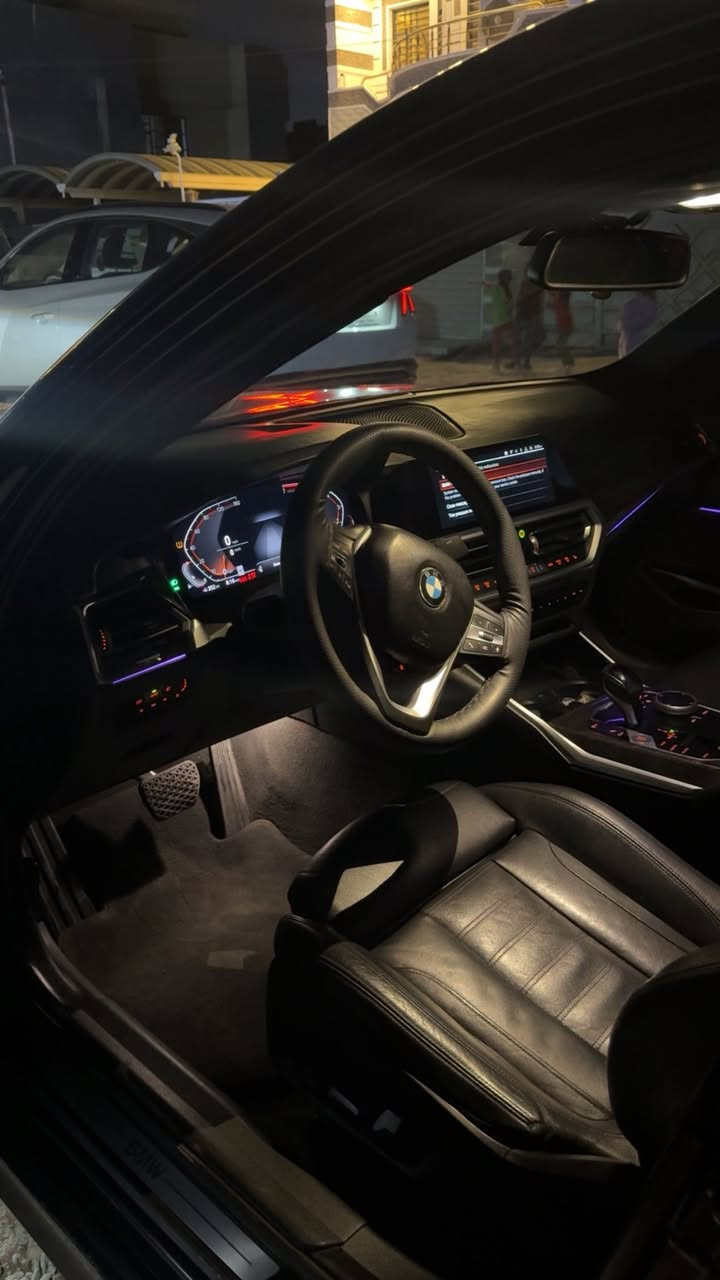 سلام عليكم
موديل 2019 330i 

محدث 24 حادثها جاملغ الخلفي 

سعرها جدا مناسب للأتصال *********** واتساب
