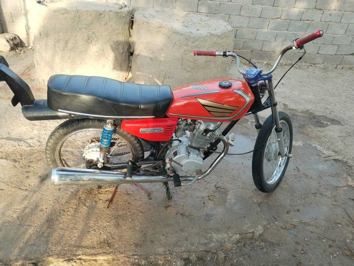 دراجه نامه كلك كلك للبيع السعر 350 وبيها مجال مكاني عباسيه الشراي يراسلني واتساب الرقم ***********
