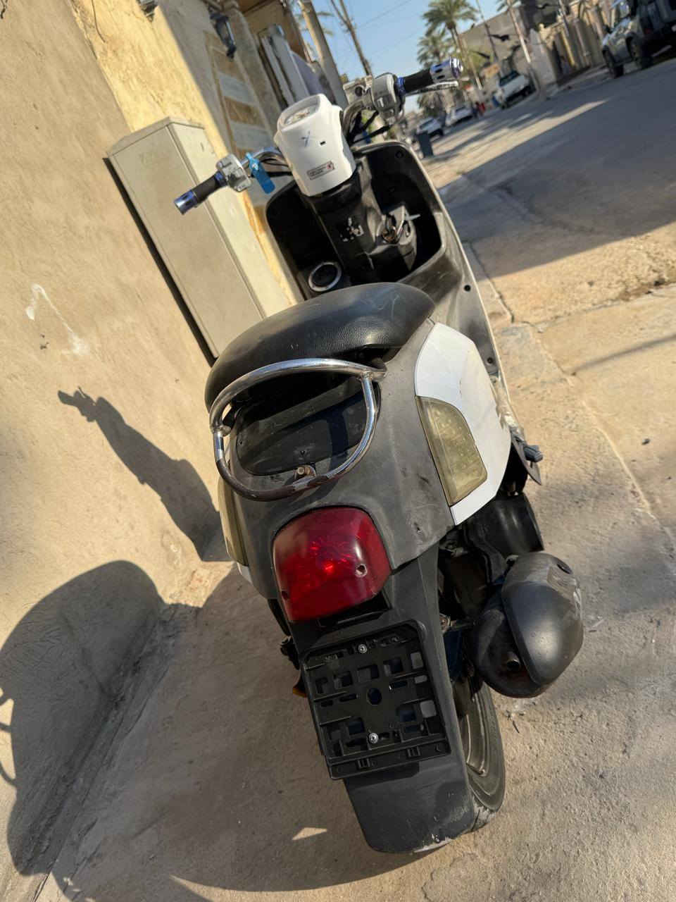 السلام عليكم دراجه بوليسي
كلهه ختم واحد + مكاتبه وصل كمرك 
بلادي مكينه مفوله شك الكاع
 نازله من الرمبه قبل 3 اشهر
مانقصها برغي كامله مانقصه اي شي 
السعر   550  بيهه مجال بسيط 
سلف وهندر كهربائيات كله شغال 
شلعه ومعدل مختمه كله ختم واحد 
العنوان : بغداد مدينه الصدر  
الاورفلي قرب العماره البرتقاليه
للاستفسار  : ***********
