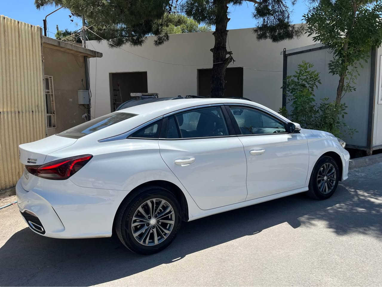 بەناوی خوای گەورە 
MG GT 2024
ئێم جی جیتی ٢٠٢٤ 
شاشە ئەكتیڤ 
بۆیاخ تەنك 
سەیارەكە ٦٨٠٠ كم ڕۆشتوە حسابكە سفرە
فول مواسەفات كامێرە ٣٦٠ 
حاسە و كامێرە و سڵاید ، مواسەفاتەكان دیارن
بەرگە كوشن و گاعی قاڵبی بۆ كراوە 
سەیارەكە ڕۆنی مۆتۆڵی تێكراوە
سێ چوار وردە چاڵی هەیە و 
سەر چەمەلغی دواوە كەمێ قوپاوی هەیە چاك نەكراوە ڕەسمەكەیم داناوە
سۆنەرەكەشم داناوە
سعری ١١٩ گەڵاو معامەلەیەكی كەم
لە سلێمانیە سەیارەكە
📲 : *********** السليمانية, العراق
