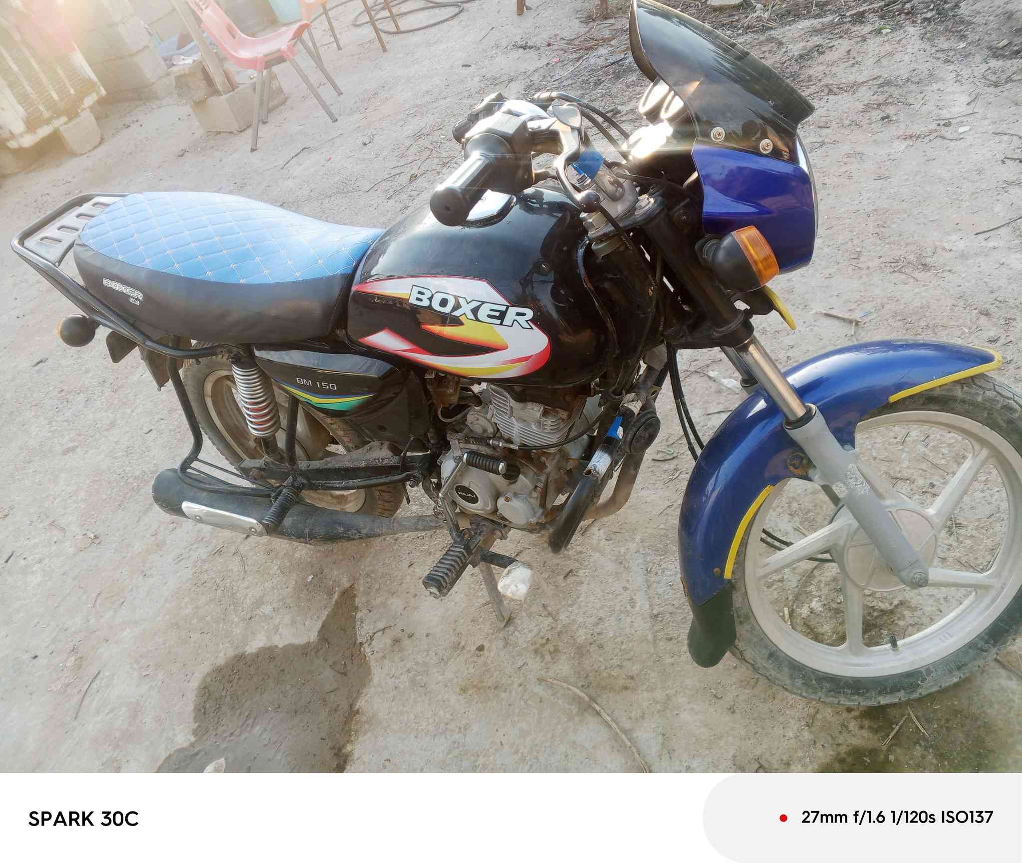 يالله سلام عليكم 
دراجه بوكسر موديل 2015
اوراق كاملات وصوليات 
دراجه نضيفه خير من الله 
موقع الدراجه ديالى قرب جديده الشط 
***********
