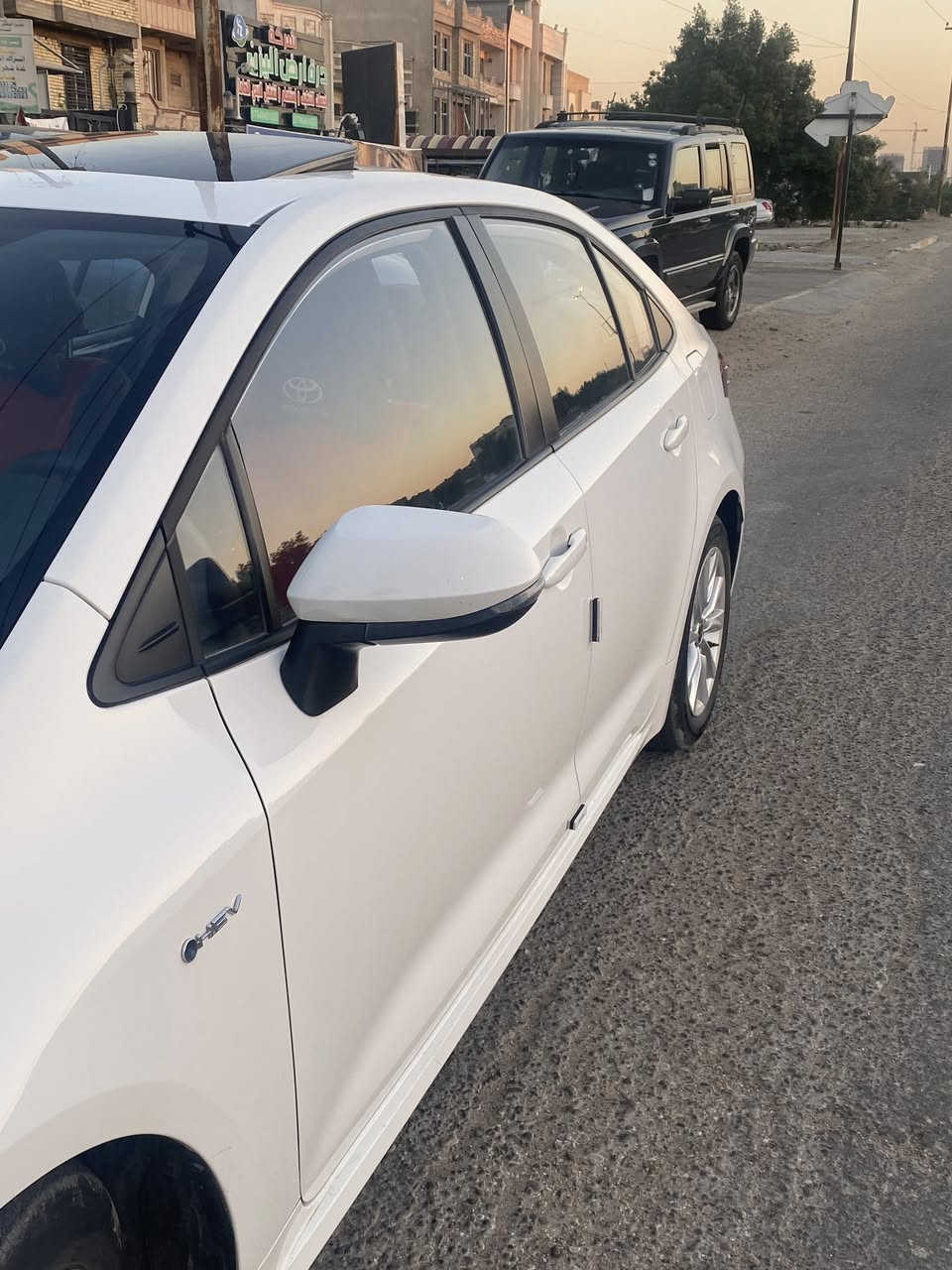 كورلا هايبرد 2024 الشكل الخليجي
مكفولة من اي ضربة سيارة نظيفة جداً
ماشية ٣٤ الف 
مدوشمها ارضية وكشنات 
عنواني حي العدل بغداد 
التواصل واتساب ***********
