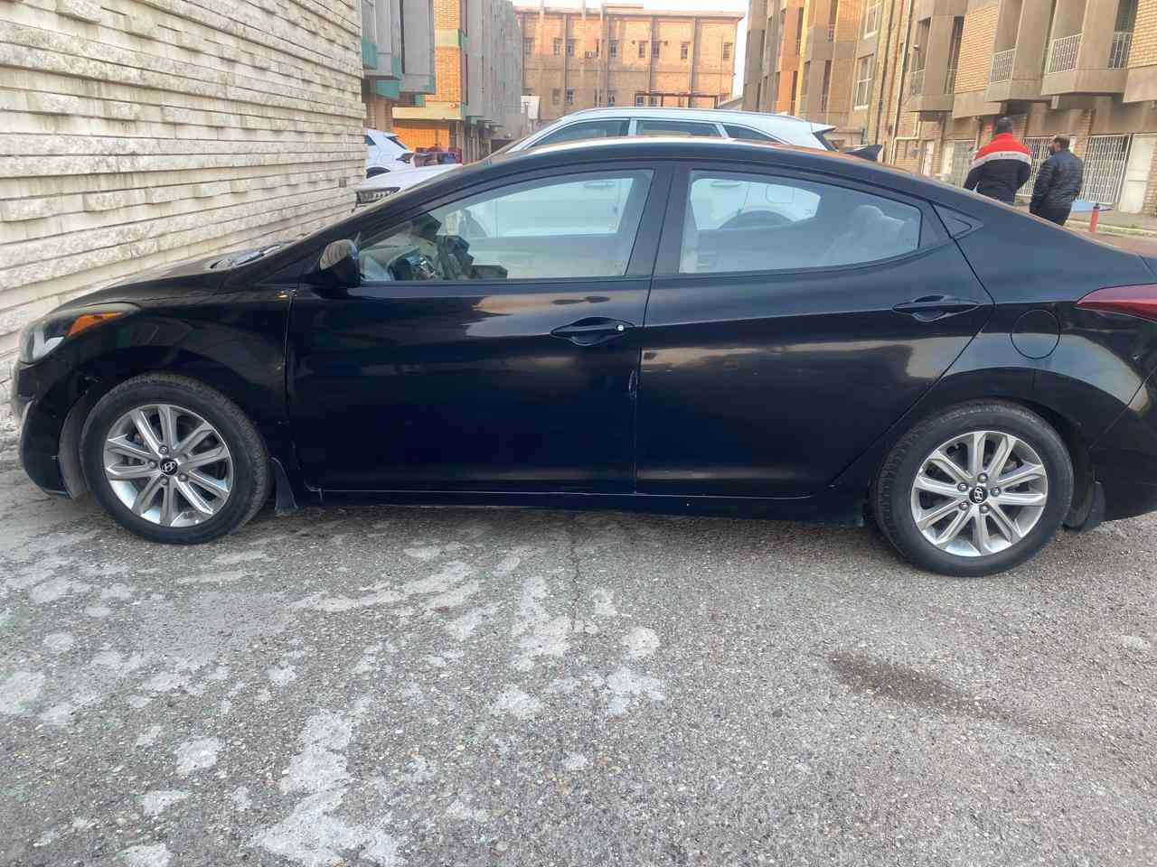 السلام عليكم؛ النترا للبيع ٢٠١٦ لون اسود وارد أمريكي الضرر بأمريكا الباب الي خلف السائق مصلح وراجع ابلا د السيارة كلين؛ بالعراق بيها ضرر بالدوسة وباب الصدر موضح بالصور؛ السيارة حلوة وخير من الله بس يحتاجها ترتيبات  دعامية؛ للاستفسار على أكثر يرجى الاتصال على الرقم؛ *********** / السعر ب110 $.
