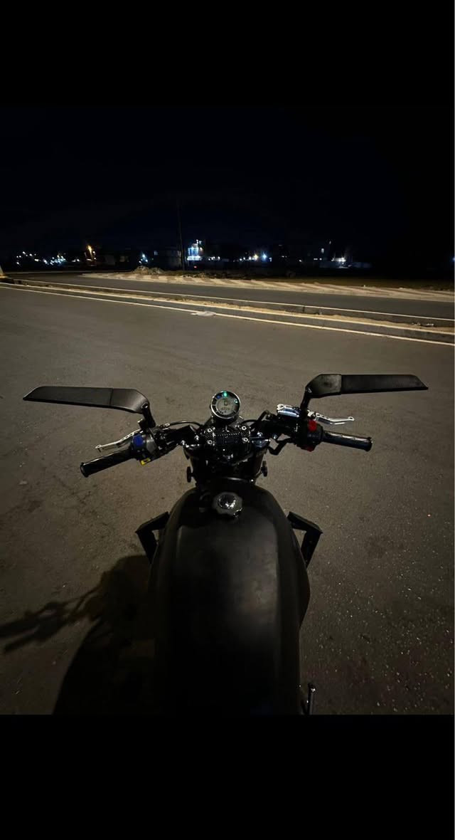 اسلام عليكم دراجه لاتي للبيع مكينه 200 موديل 2021 أوراق اصولي لون اسود طافي عليه تعديلات كاربون فايبر حلوه مكينه ما مفتوحه شلعه معدل دراجه خير من الله وين ميعجبك افحص دسكات فجوج جدد تايرات جدد يعني دراجه زيرو على وضع الشركه بس زودناها بالون و الكاربون فايبر السعر 1400 يعني مليون و400 وبيها مجال مكاني كربلاء قرب مول الحارث للاستفسار ***********
