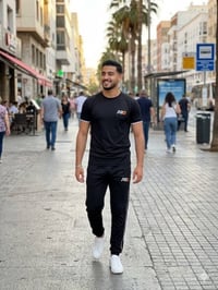 ١٠
