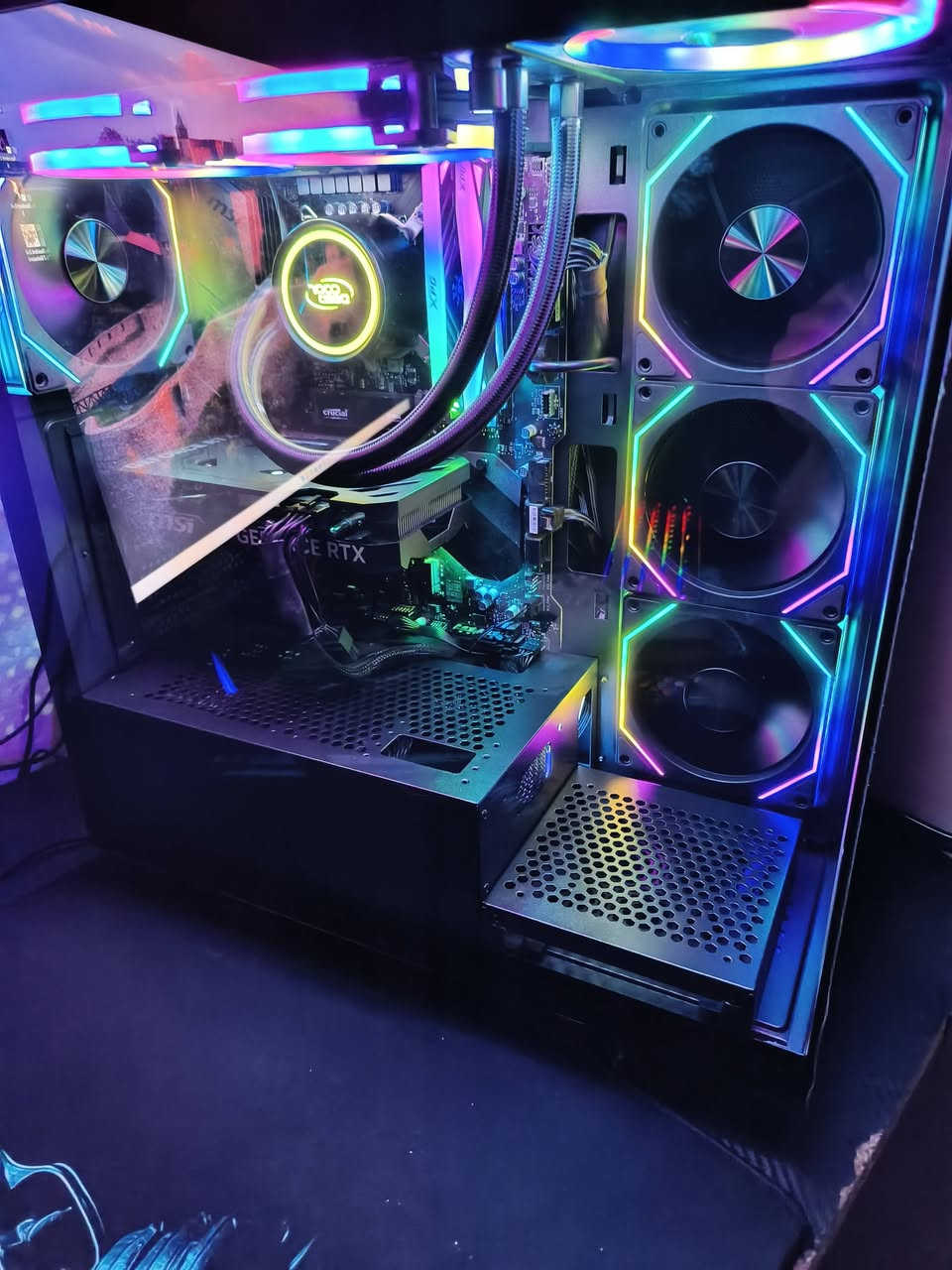 MSI MPG Z490 GAMING البورد حجم كبير ويدعم كسر سرعه ويشيل 4  مداخل رامات
GeForce RTX 4060 /8GB GDDR6 كرت شاشه قوي ويشغل جمع العاب
Core i5-11600K 
المعالج يدعم كرس سرعه
Adata XPG 16gb 8×8 3200mhz
 رمات ناره رار جيبي
256gb NVMe Gen 3 Black Wolf
التخزين (SSD) 1tb
السسدي واحد تيره وسريع بل العاب
الاسم: Lexar NS100
 اام ددت 2 واحد تيره سريع بل العاب 
النوع: SATA 2.5"
1tb hdd 2.5" wd blue
PSU Rog Strix 850 Gold Full الباور شركه معروفه ويشيل جميع الكرتات 
Deepcool L240 Liquid Cooler
تبريد ماي 
Fantech cg82 4 fans 
7فنات ضاه الون سود
السعر مليون 100 الف
البصره القبله الرقم***********
