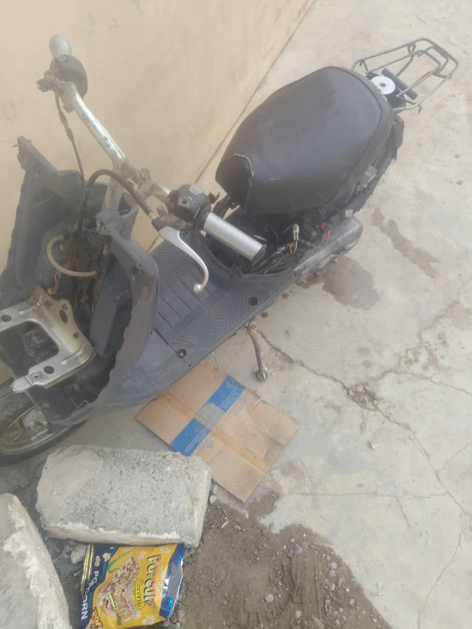 ماطور بزون نصيف حيل شرط هندر واحد محرك فول تحريكه ومعدل العنوان حي القاهرة السعر 100 هذا رقمي ***********
