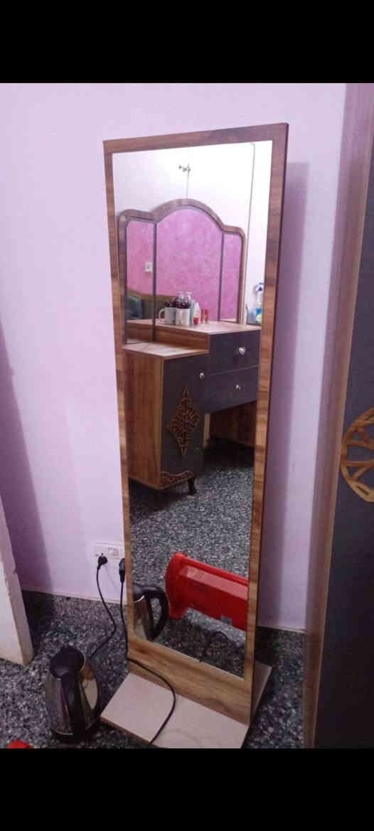 غرفة نوم تركي نضيفه 7قطع 650بي مجال
العنوان عامريه الفلوجه 
***********
