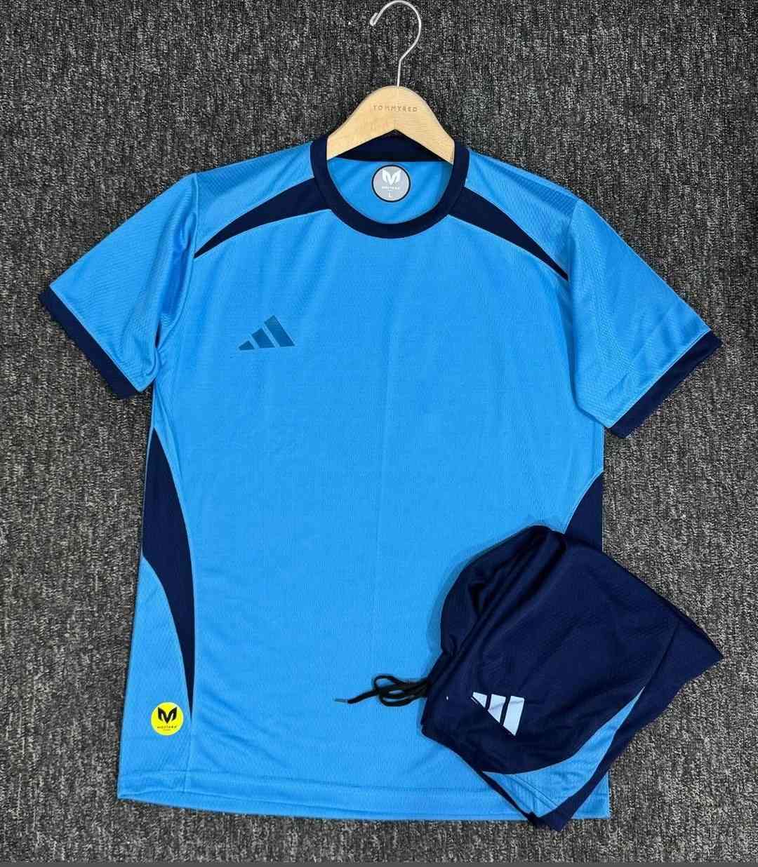 بسم الله الرحمن الرحيم 

دريس وشورت اصلي 

قماش مثقب خلية النحل 

سعر الدرزن 96الف 

طباعه الرقم ظهر وصدر وشورت الفين دينار 

شعار الف دينار 

الاسم الفين دينار 

قياس /ML/XL/XXL

يوجد توصيل لجميع المحافظات 

للاستفسار خاص او على ***********واتساب
