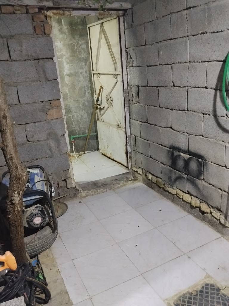 بيت للبيع بالبصره الجزيره شارع الصقر ،اليوبه ،مقابل خطوة زيد ابن علي بنفس الشارع بالاخير البيت سقفه سندوج ١٠٠ متر مربع مو بالطول للاستفسار الاتصال على الرقم *********** البصرة, العراق

