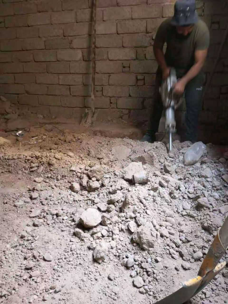 السلام عليكم يوجد كادر عمل
حفر اساس +تسليح+صب اساس
تفليش ارضيه
 صب ارضيه
لبخ بتلو+  فلانكوت
دفن بتلو
انسب الاسعار الاستفسار على هاذ الرقم ***********
