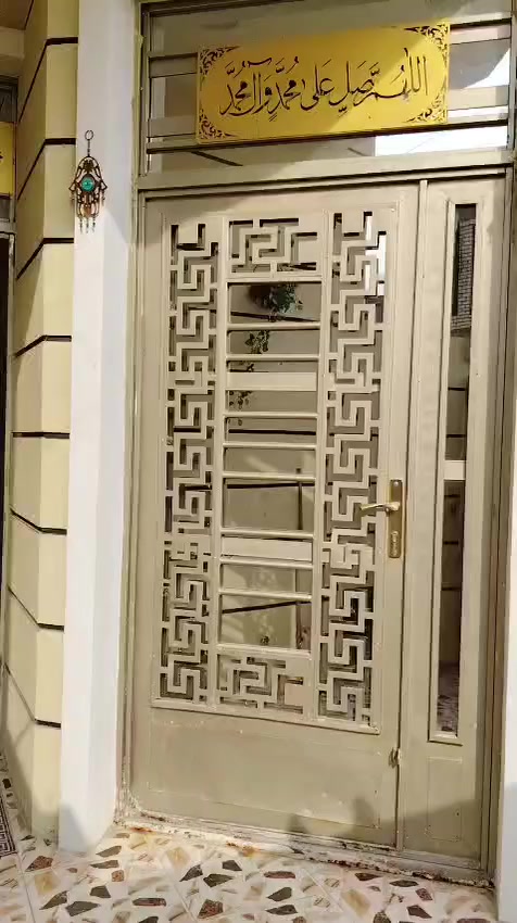 السلام عليكم 
بيت مساحه م١٠٠ مترا قرار ٢٥ وكاله ام الصوره
فوك سويت
 بناء وشغل  درجه أوله 
موقع دور الشرطه  قرب اسواق جدو سعر ٨٥ وبي مجال ستفسار أكثر ***********
