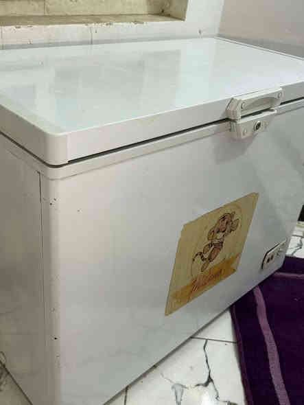 سلام عليكم مجمده للبيع حلوه ومجمد مال طلاب متوازين  يريدون يشيلون الله شاهد تجميدها فول.. المكان الحله المهندسين شارع ام البنين السعر 250 وبيه مجال  للطلب ولستفسار تراسلني او دك على هذه رقم ***********
