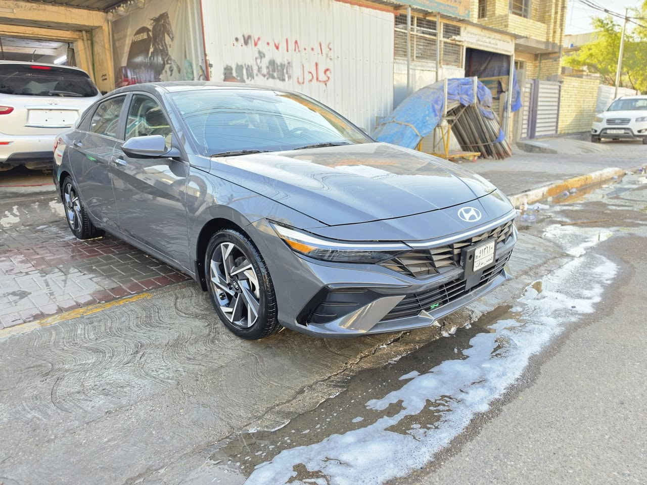سلام عليكم النتره موديل ٢٠٢٤مواصفات فول ماشيه ١٦ميل لون اسمنتي متغير بدون رقم حادث حافة بنيد مصبوخ على كده دعاميه مبدل نفس لون مكان سياره بغداد  رقم ***********

