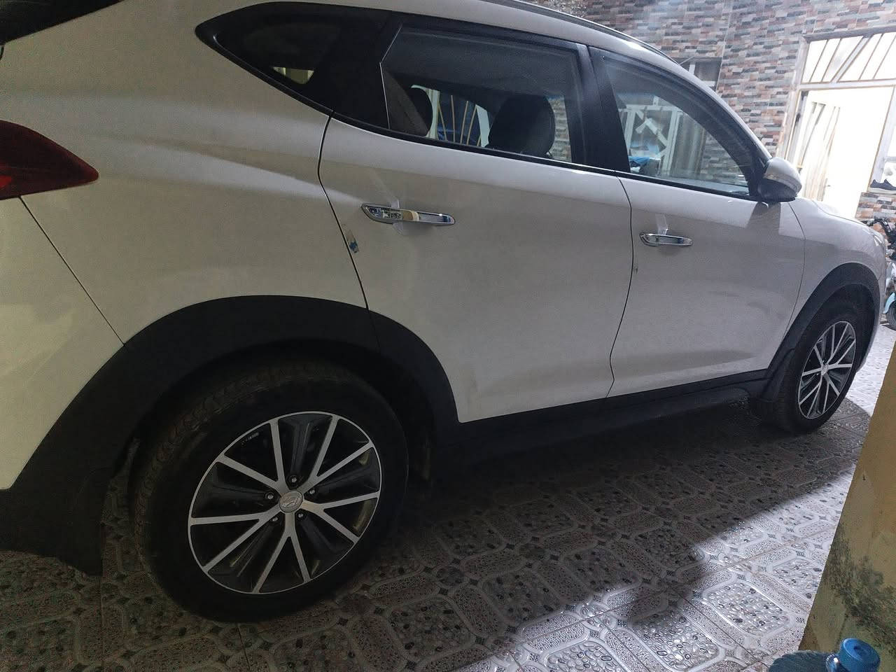 السلام عليكم توسكان ٢٠١٧خليجي مكفولة عد صبغ قليل كد شبر فوك المازدة تخم تاير صدر فول ماشيه ١٧٤ الاستفسار الاتصال *********** مكان السيارة صلاح الدين الضلوعية
