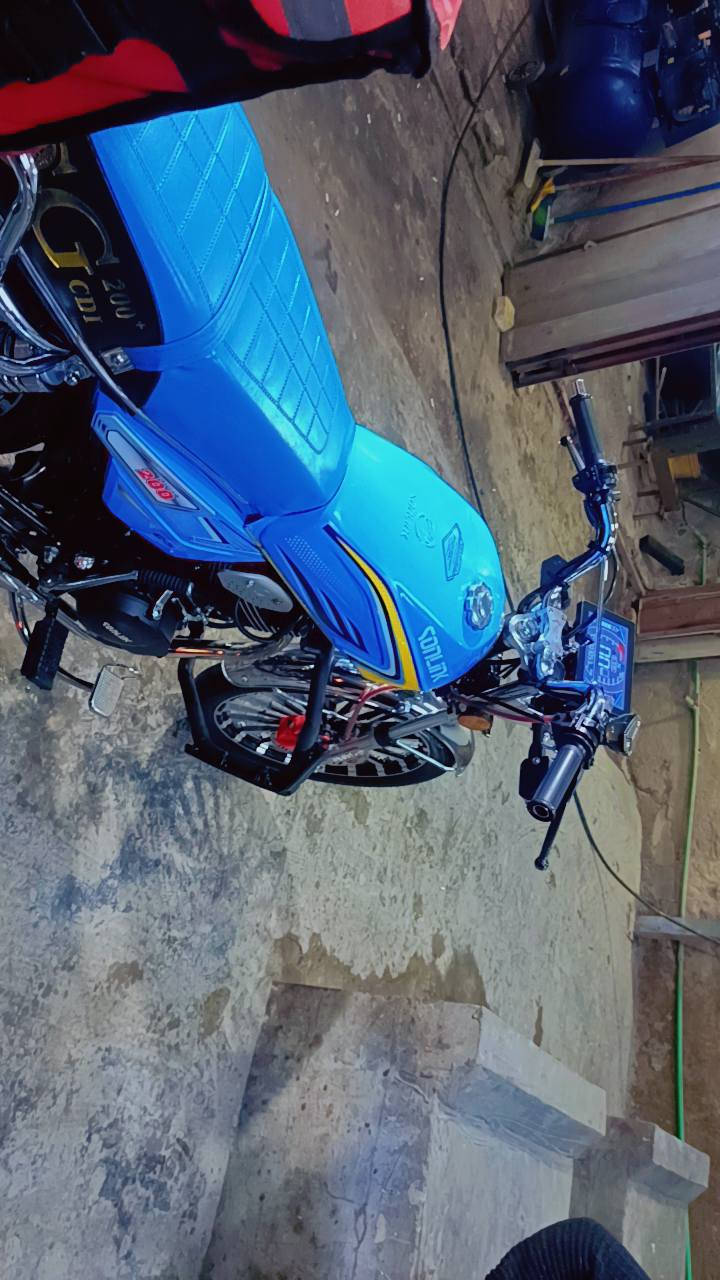 سلام عليكم دراجة ايراني سونك للبيع موديل 2025 صارلي شهر ونص من اشتريتها زيرو دراجة مابيها نقص برغي كهربائيات كلها شغالة وبيها بصمتين وسوجين وتشغيل عن بعد ونضام أمان ومكينة زيرو جيب فيتر وتعال افحص وبيها درع وصندوك دلفري السعر 850 الف العنوان بغداد الحسينية الراشدية الرقم ***********
