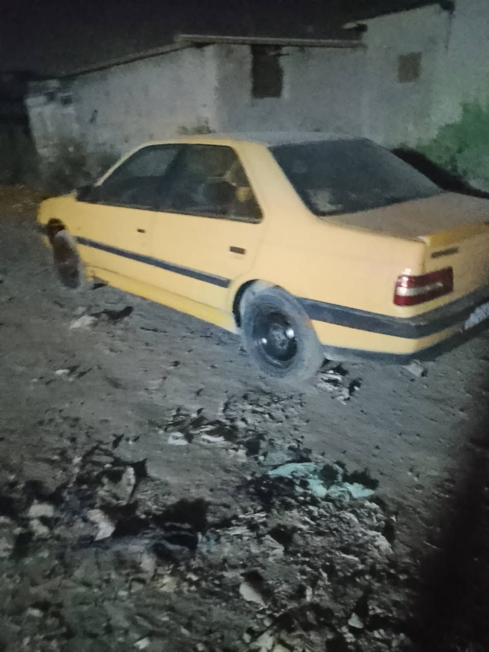 سلام عليكم مراوس بتكتك بيجو 405 محرك اخو جديد تبريد جان يشتغل هسه ما اعرف شنو صار بيه سنويه لل2030 هيئة عليه 4 تشر ***********
