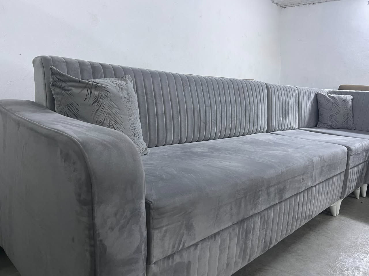 L
هاتینەوە بە ئێڵێکی 10 نەفەری ناوازە
فول دەست کردە دیزاینی کۆمپیتەریە 
تابڵێی تۆکمەیە ژم ***********
