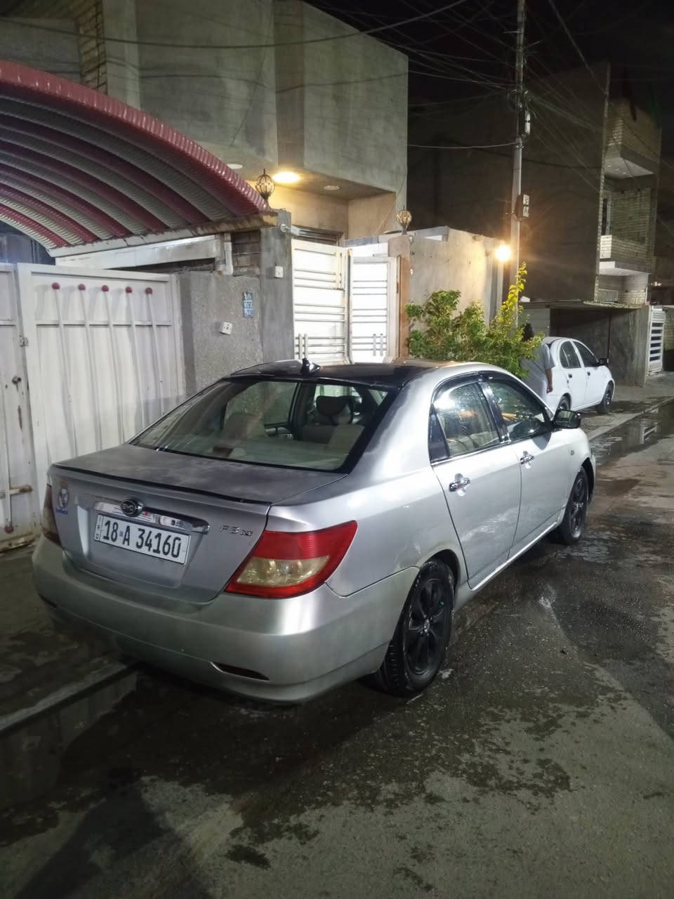 سلام عليكم سيارة BYD F3  للبيع سيارة نضيفه مال جناي موديل 2013 كير ومحرك اوتوماتيك لانسر ابلادي وبدون ضربه وبدون صبغ عدا الاهلالات جاملغ الخلفي سيارة جاهزة  كير محرك تبرد يعني تاخذه جاهزة سيارة جانيها بيدي سعر 58 وتواصل والاستفسار ***********
