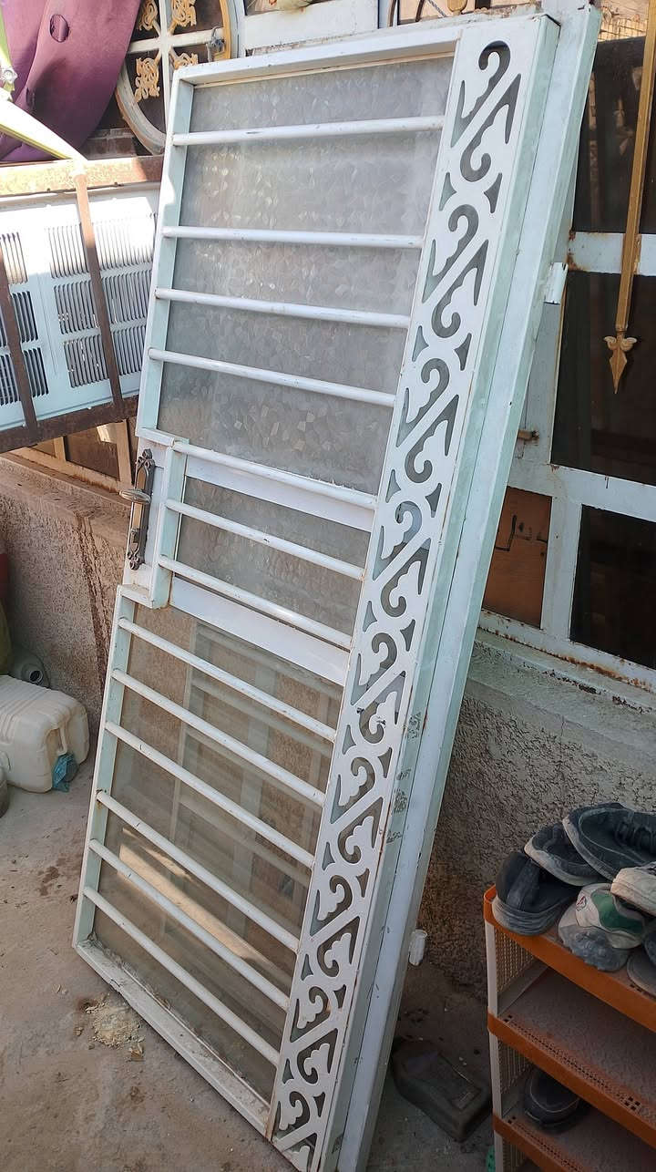 السلام عليكم
عندي ثلاث ابواب للبيع ثنين منهم 90 ×200 والثالث العرض اقل السعر 160 بغداد ***********
