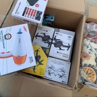 عندي 6 كراتين امزون شلعه ادرونات  وكو فرشات  الي يفيدنه يتصل 077013892...