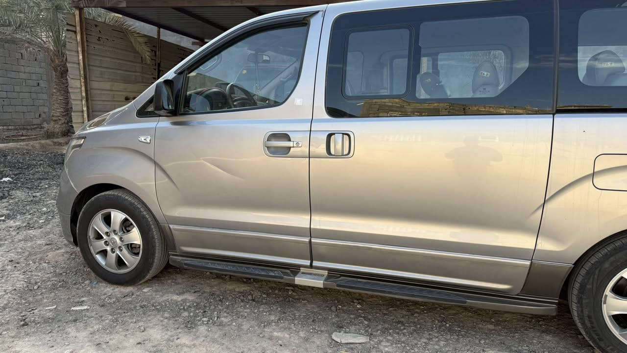 السلام عليكم ستاركس 2019 مرمز 2022 السيارة كفاله عامه ضربه وصبغ وتبديل كفاله حتى البلاستك دواخل جديده مكينه كير حداده تايرات كفاله السعر 3000$ وبيها مجال للشراي للاستفسار اكثر الاتصال على ***********
