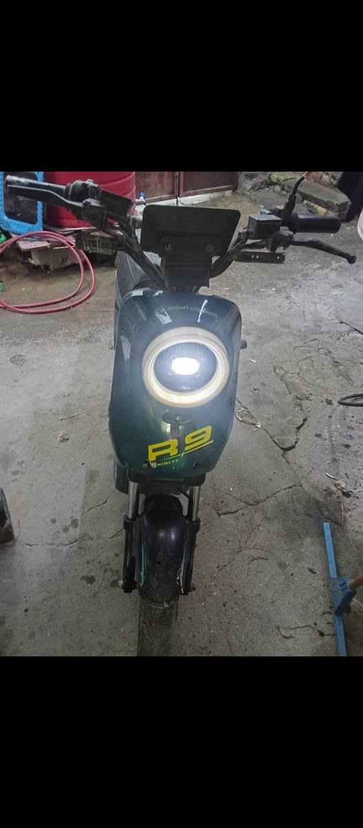 سلام عليكم دراجه شحن ار 9 نضيفه بطاريات 32 نص عمر بريك خلفي ماعرف قسمه الله شاهد تاركهه ماطلع بيهه ابيع تدون مداهر كلشي شغال ذب عليهه 25 الف ترجع حلوه هيه على هاي وضعيتهه اروح بيهه العشار ورجع وبطاريات نص عمر مكاني بصره حيانيه شراي هله بي هاذا رقمي لحد يكلي شنو بيهه حجيت كلشي ***********
