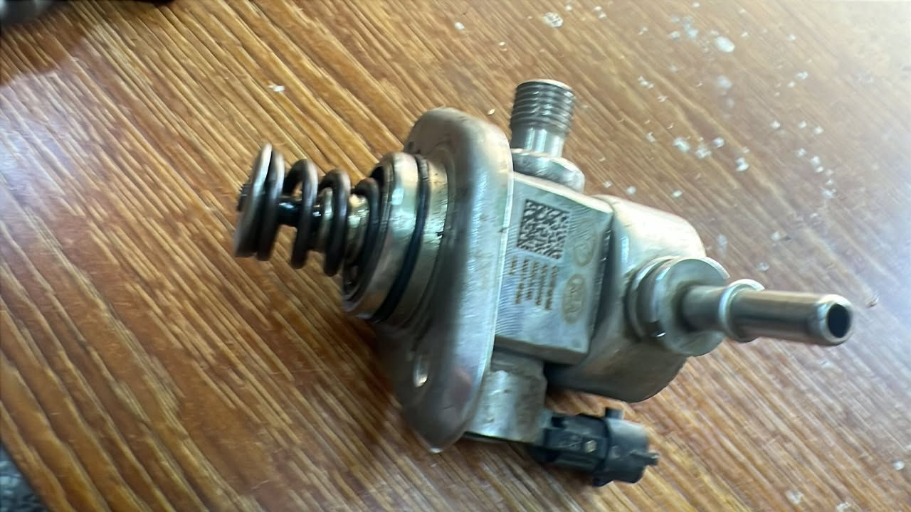 ومن الله توفيق 

محلات طارق الساعدي اصلي شركه وكاله 

يتوفر جميع القطع الغيار كيا ستنكر وجننسسس***********
