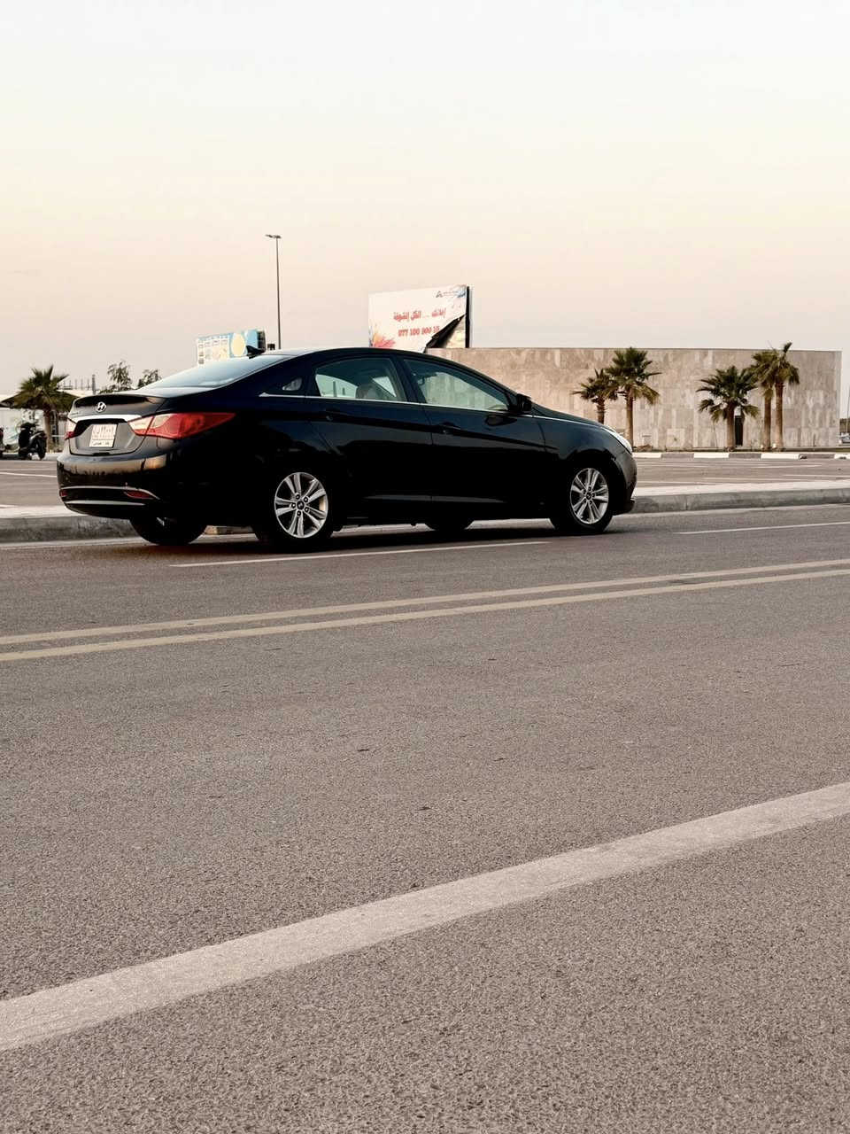 السلام عليكم
🔺سوناتا وارد امريكي موديل ٢٠١١ 
كير + مكينة كفالة عامة 
تبريد ثلج❄️☃️
🔺حادث امريكا بنيد فقط وشوية لايح التكمة صاير بيهة شبر صبغ 
بالعراق بابتين السايق مبدل بلادي نفس اللون وخلف السايق مصبوغ 
🔺السيارة شواصي+ لغود+ دواخل مكفول 
تخم تاير جديد 
صدر امامي خلفي نضيف 
منضومة لايت شادلهة زنون 
ماشية ١٤٦ ميل حقيقي قابل للزيادة
السيارة حلوة وبالعافية عل ياخذهة
💸السعر 96 وبيهة مجال
🔷مكان السيارة بغداد حي العامل 
*********** ☎️
