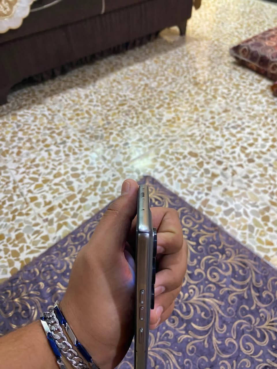 تكنو كامون 40 عادي للببع او مراوس
ذاكره 256 
رام 16 
جهاز مامفتوح شرط وضد الماء + شاشه بيها شوي شخوط بس شرط مامبدله ولا ملعوب بيها الله شاهد جهاز مال بيت رقمي ***********
