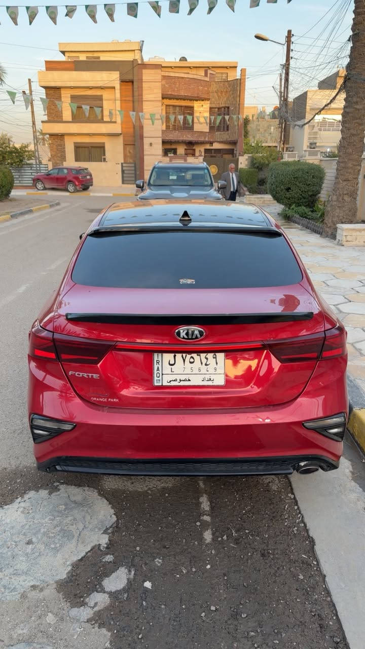 السلام عليكم للبيع كيا فورتي للبيع موديل 2020  بدون صبغ فقط دعاميات والصندوك بارد  السيارة جديدة بمعنى الكلمة مواصفات  شاشة كار بلي  رادار امامي  ويل كب كامرة خلفية ماشية 75 الف ميل  صدر جديد تايرات جدد مكاني بغداد العامرية  السعر 143 وبيهة مجال  للاستفسار ***********
