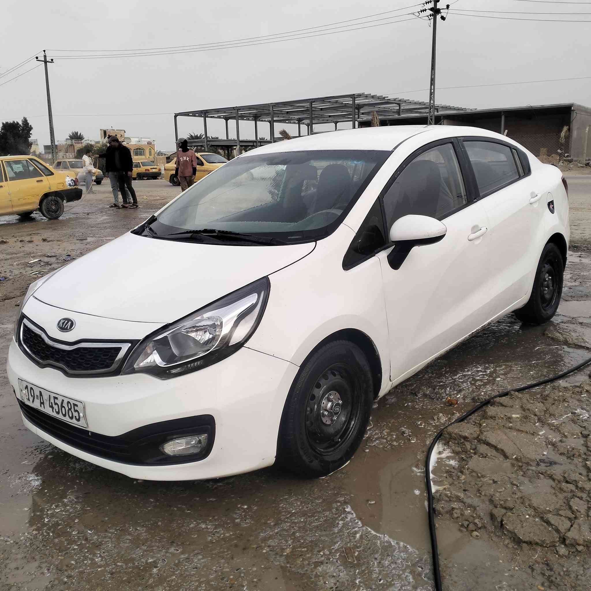 كيا ريو موديل 2013 السياره نظيفه وجاهزه من كلشي السونار موجود ويه الصور السعر 78 مكاني ديوانيه حي الضباط ***********
