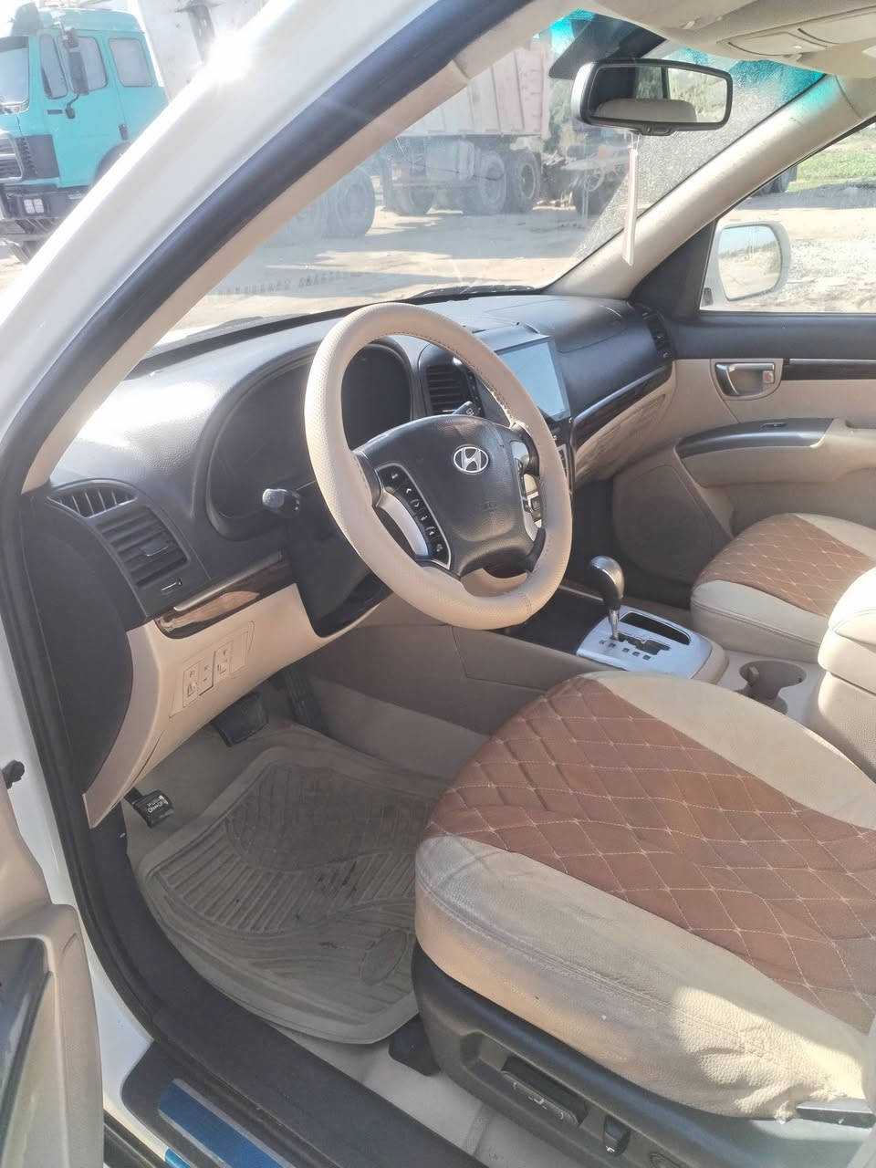 سلام عليكم سنتافي للبيع مكفوله كفاله عامه واحد عل واحد عل وضع الشركه موديل ٢٠١٢ سياره فول مواصفات محرك 4سلندر كشنات كهربائي بصمه فتحه تحكم سترين سياره خير من الله بل عافيه عل ياخذه للاستفسار *********** مكان نجف السعر ١٤٧وبيه مجال قليل
