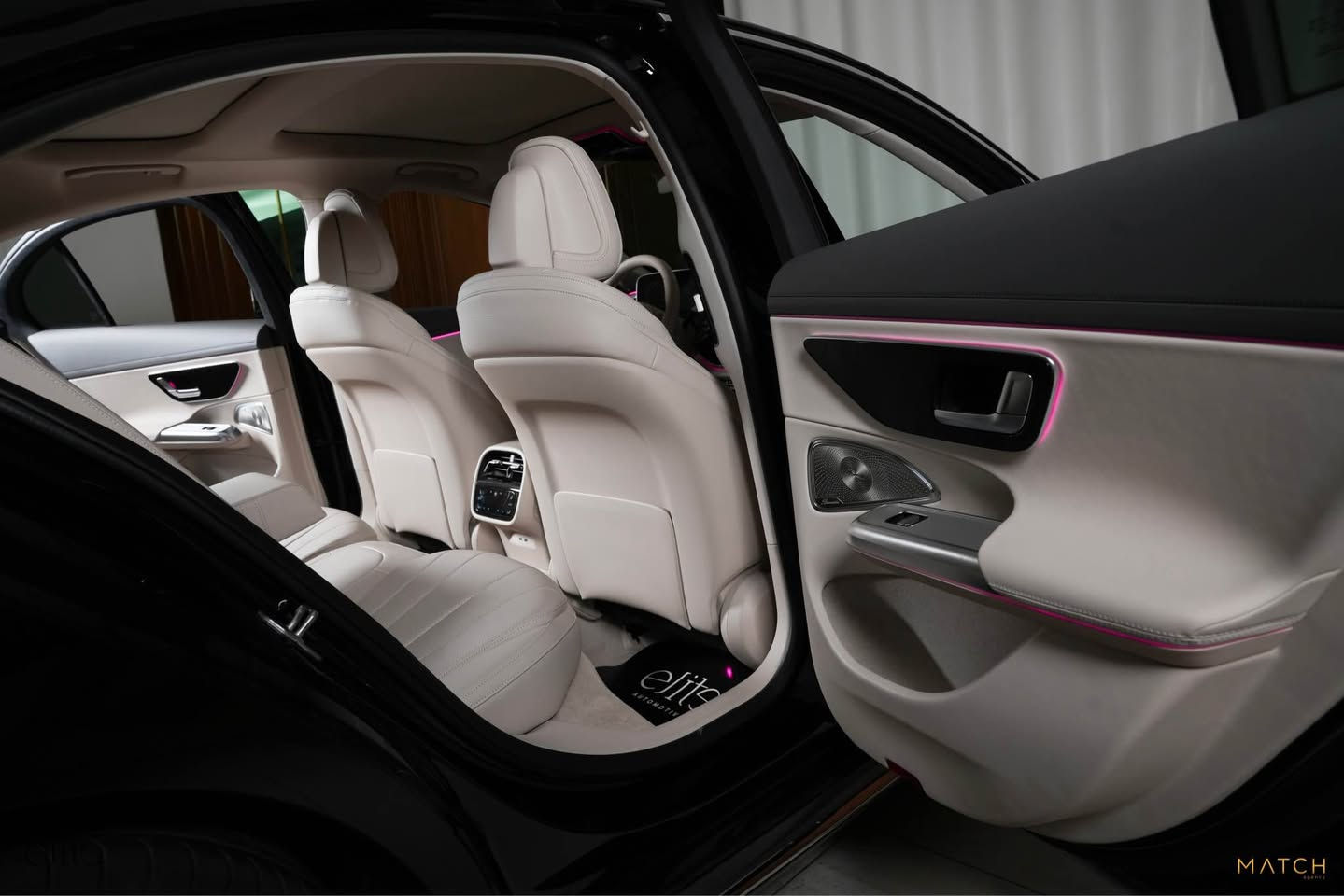 Mercedes E200 Exclusive 
2026
Zero
Fully loaded 
لتواصل:01100405037


**إذا كنت صاحب هذا الإعلان وتريد حذفه لأي سبب، رجاءا أرسل رسالة إلى الدعم الفني**