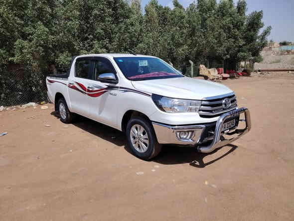 السلام عليكم هالوكس مديل 20 مكفوله كفاله عامه رقم مثنى نكليزي اوتماتيك سبير منازل ماشيه 120على وضع الشركه  بسمي سونار بيها شي بسيط بارد اربع أصابع موضح بسونار مرفق وياها بيع او مراوس اقل من ها رقم هاتف ***********
