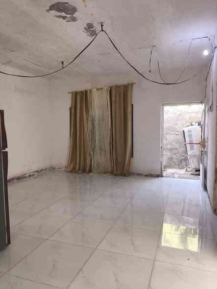 دار للبيع مساحه 150متر طابو زراعي
اساس تجعيب بناء بلوك سقف عكاده 
يحتوي الدار على 
#غرفه #صاله #مطبخ #استقبال #حمامات #مخزن #ساحه دار 
#الموقع الكوفه البراكيه شارع المعمل شارع سيد حبيب فرع الحسينيه 
#السعر 19مليون  وبي مجال للتواصل الاتصال على الرقم *********** أو مراسلة الصفحه واتساب متوفر مكتب الياسري للعقار والمقاولات
