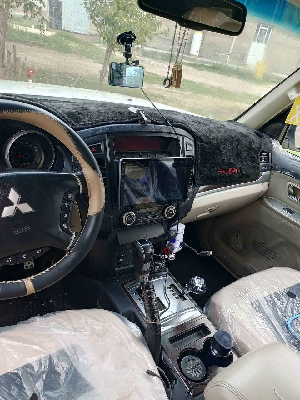 للبيع او مراوس باجيرو حبتور 2010 فول مواصفات معروفه مواصفات الحبتور ميحتاج اذكرهن
للبيع او مراوس بتوكسان او سبورتج 
سياره بسمي تحويل ثاني يوم ترايك للبصره شرط جاهزه من كلشي 
***********
