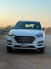 للبيع توكسان ٢١شكل ل٢٠  محرك ٢٠٠٠مكفول  تبريد ثلج بشرط  سياره بيه ٣قطع...