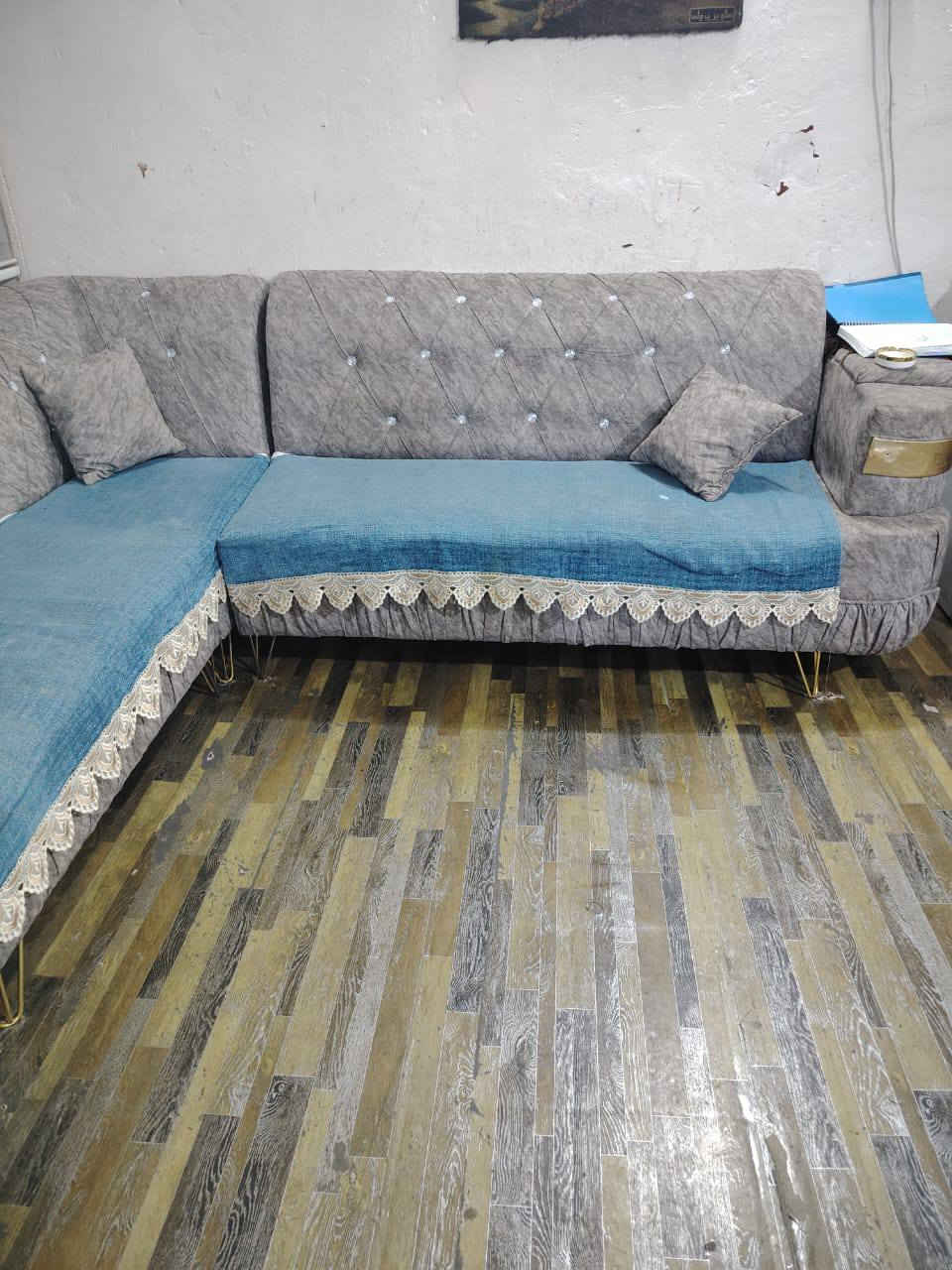 سلام عليكم غراض للبيع 
ديوان نضيف مابي اي ضرر سعرة 600 وبي مجال 
سبالت عدد 2 TCL انفيرتر 2 طن سعر الواحد 250 بي مجال 
تخم الجوزي مابي ضرر بس يحتاج تنظيف سعرة 200 وبي مجال 
تخم رصاصي مع المفرش سعرة 200 و وبي مجال 
طباخ الريان سعرة 100 وبي مجال 
باب خشب مابي ولا شخط سعرة 100 وبي مجال 
*********** بغداد الشرطة الخامسة
