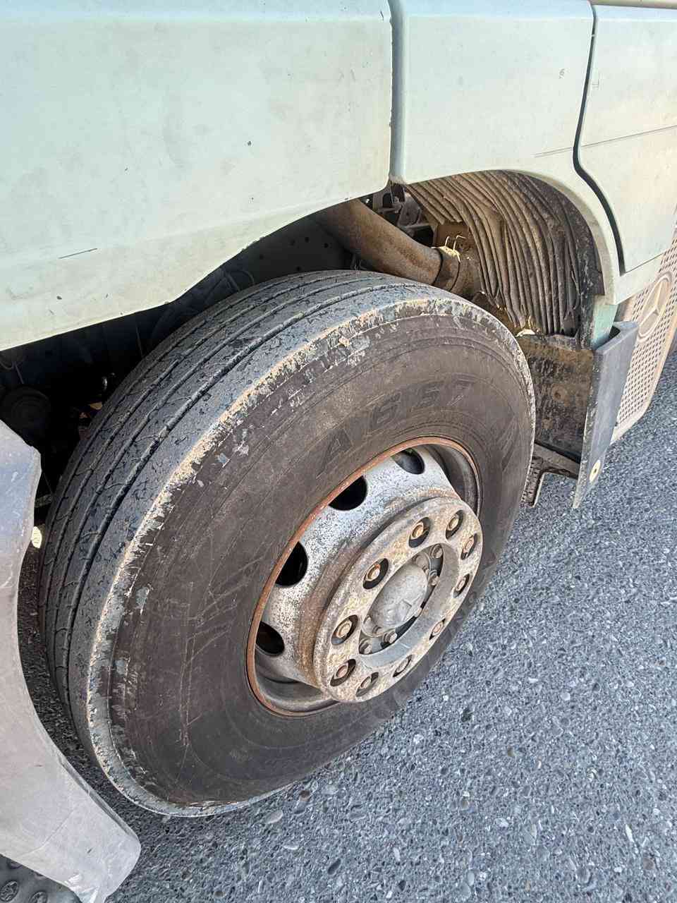 سلام عليكم 
للبيع اكتروس ميكا 2002 تبريد رتايدر محرك دمعة جديد تخم تاير راس و عربانة شاصي مكفول من الجكة عربانة اربع محاور كرونة المانيا فول جانال سيارة جاهزة للعمل 
ملاحظة السيارة بدون اظبارة 
للاستفسار : ***********
