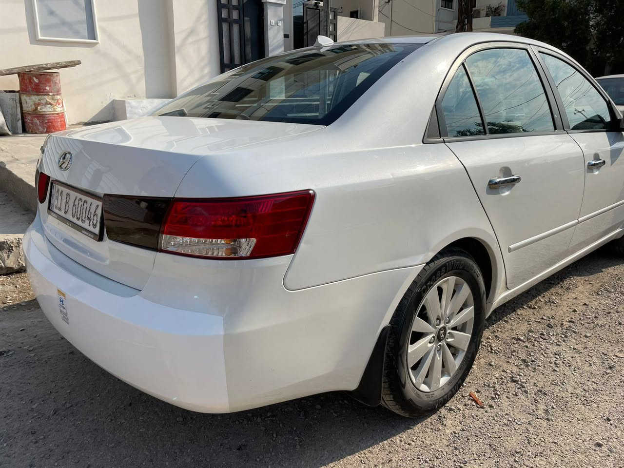 سلام عليكم هونداي سوناتا كوري محرك 4 سلندر  ٢٠٠٠ دوش  موديل 2009  رقم بغداد  السياره جديده بمعنى الكلمه مكفوله من الضربه والصبغ والتبديل  (سونار مرفق )  السياره جاهزه مكينه كير تدفئة تبريد تخم تاير مكان السيارة ديالى بعقوبة
السعر 120 وبيه مجال بسيط  او مراوس حسب القناعه
 للاتصال 
***********
