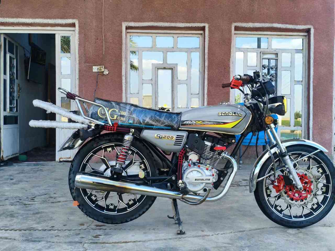 سلام عليكم  دراجه سيفان موديل 25 دراجه مكفوله من اي خلل اسعر عل خاص مكانه  ناحية ارشيد


**إذا كنت صاحب هذا الإعلان وتريد حذفه لأي سبب، رجاءا أرسل رسالة إلى الدعم الفني**