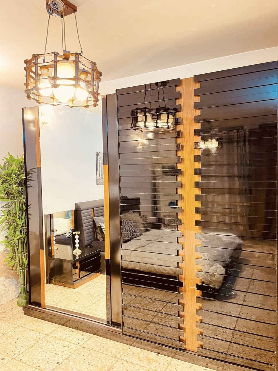 غرفه تركيه ماركه ايدول نظيفه جداا ✨7قطع✨كوله اناره وكوله هايدروليك والسرير مخزن
🌿السعر 850🌿
المكان زعفرانيه واكو توصيل بكروه 
*********** موجود واتساب
