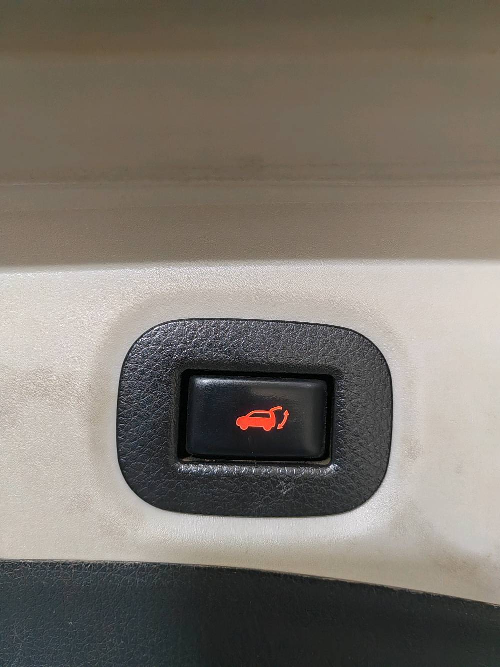 نيسان روج 2019 SV
ماشية 50،000 حقيقي

المكينة 4 سلندر 2500 دوش المرغوبة
 
الضرر بونيد مبدل + باب النفر الخلفي بيه شخط

شاصي و دواخل سليمة

ايرباك ستيرن مبدل اصلي 

المواصفات : 

بصمة + تشغيل عن بعد 

كرسي سائق كهربائي

شاشة بيها اندرويد اوتو وابل كار بلي 

 كاميرا خلفية 

تبريد شاشة

تدفئة مقاعد

رادار امامي وخلفي 

تحديد مسار 

نقطة عمياء 

قطعتين تبريد 

صندوق كهرب وبحركة القدم 

اشارة وهيتر بالمراية 

ليد نهاري + كشاف ضباب 

تحديد مسار + تحكمات ستيرن 

مثبت سرعة 

وضعيات قيادة سبورت + ايكو  + نورمال 

طخم تاير جديد

كوبون بانزين  
