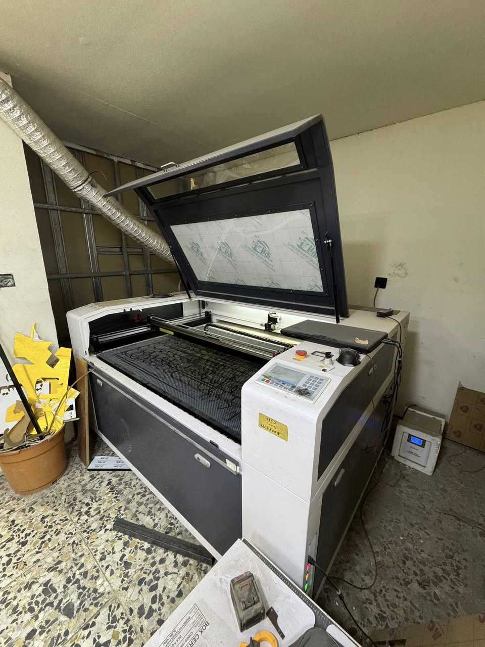 السلام عليكم ليزر استخدم كلش قليل كلش اصلا جبته علمود شغلات بسيطه ومحتاجيته بعد فه اريد ابيعه القوه مالته 150w ضربه وحده تضرب 22mmمكينه  جديده كلش بترابه نايلون مشايله منه  حته الغراض ولعده مال مكينه موجوده قياس 90 cm      ب130cm


**إذا كنت صاحب هذا الإعلان وتريد حذفه لأي سبب، رجاءا أرسل رسالة إلى الدعم الفني**