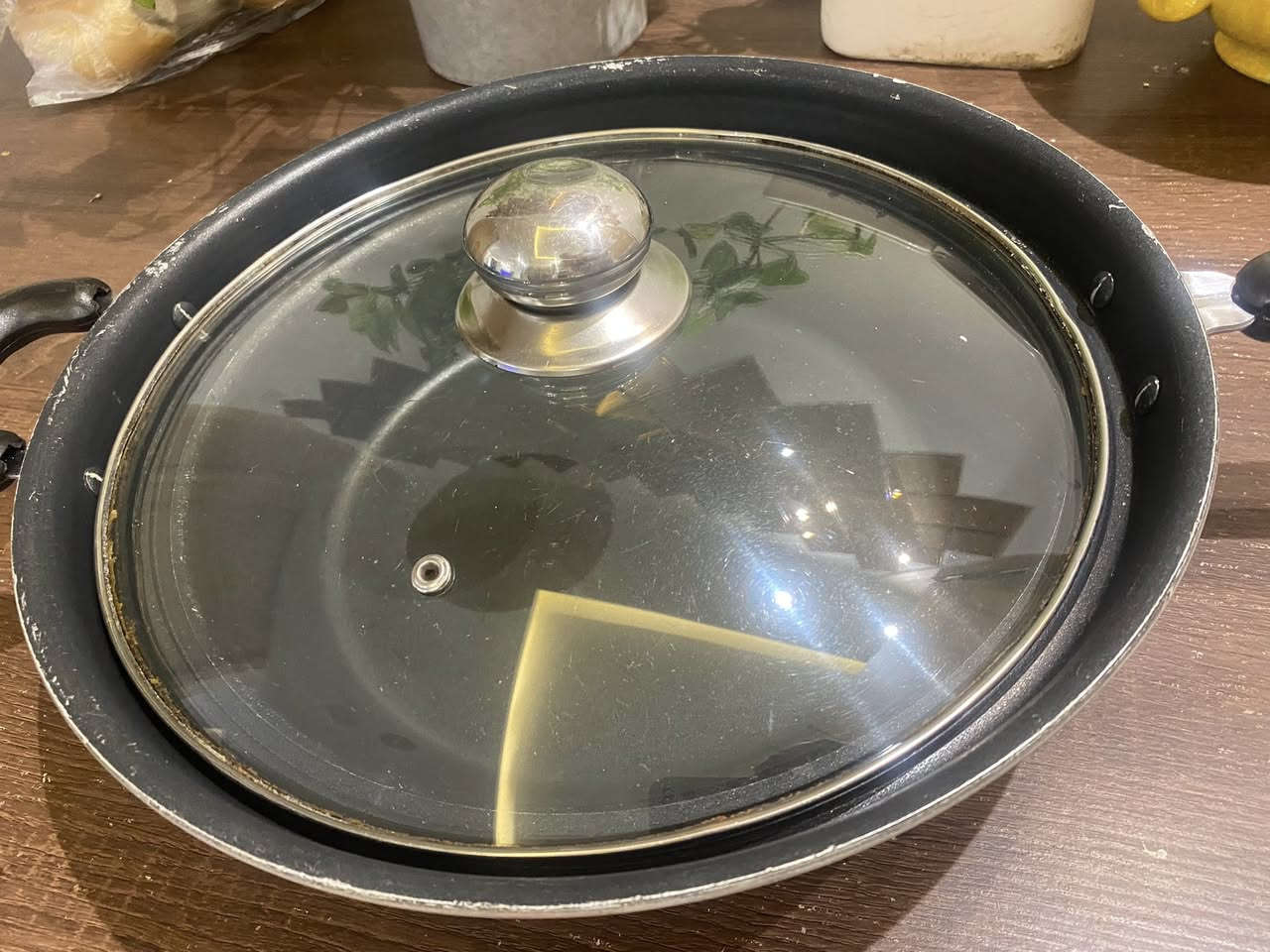 طاوة عميقه وكبيره قياس ٣٣ سم 
طلعت باغراض البالة 
ثقيله وترهم حتى للتمن
سعرها ١٢ الف


**إذا كنت صاحب هذا الإعلان وتريد حذفه لأي سبب، رجاءا أرسل رسالة إلى الدعم الفني**